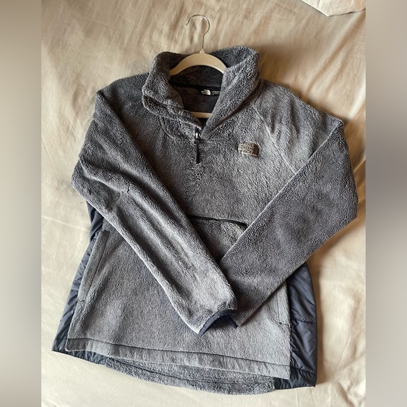 North Face Quarter Zip Fleece Pullover - Picture 6 of 6